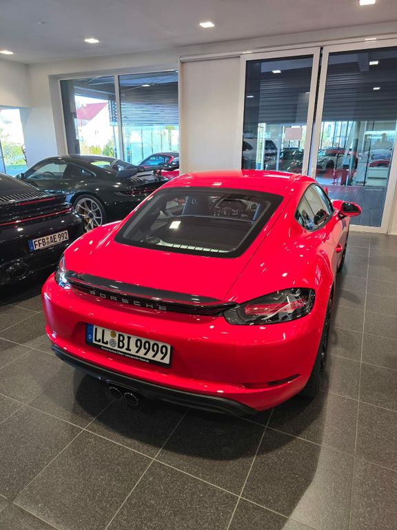Porsche Cayman 2024