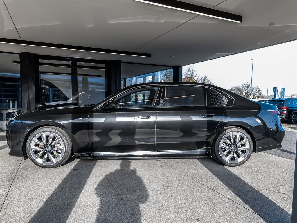 BMW i7 2024