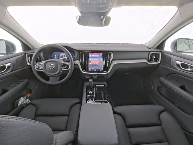 Volvo V60 2025
