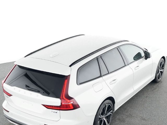 Volvo V60 2025