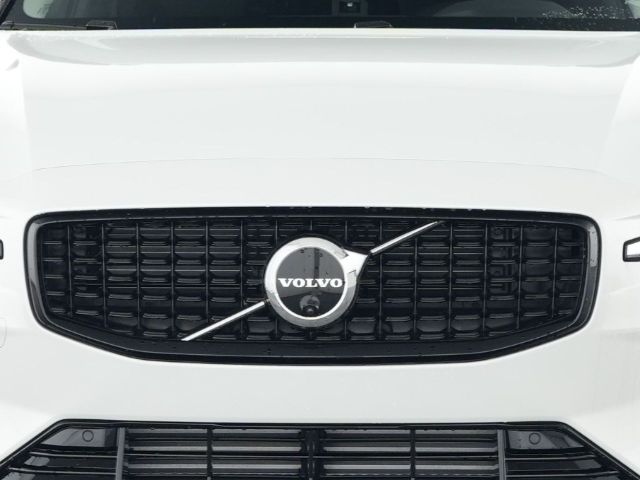 Volvo V60 2025