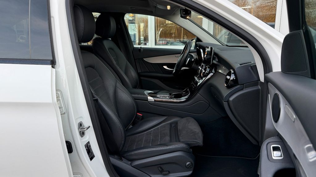 Mercedes-Benz GLC 300 2021