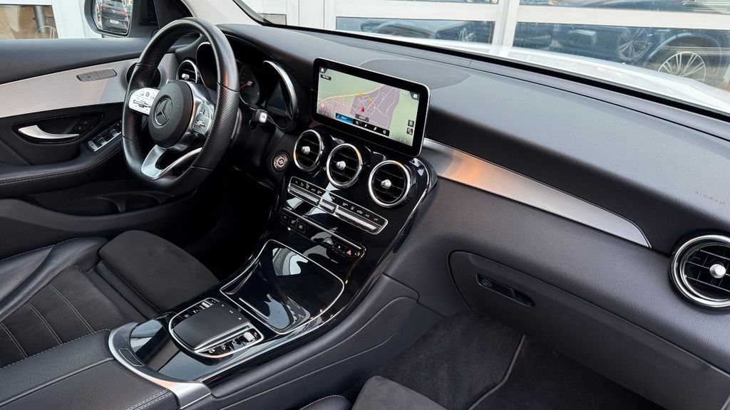 Mercedes-Benz GLC 300 2021