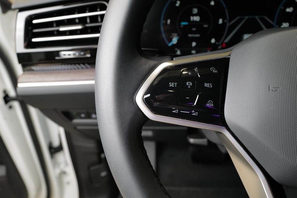 Volkswagen Touareg 2024