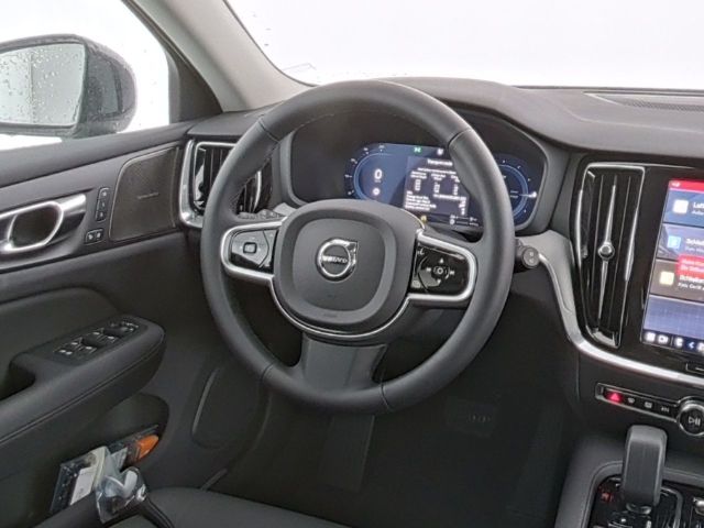 Volvo V60 2025