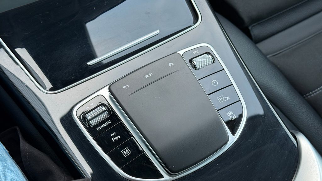 Mercedes-Benz GLC 300 2021