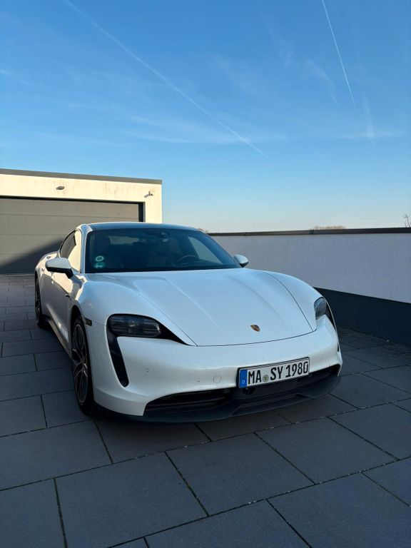 Porsche Taycan 2021