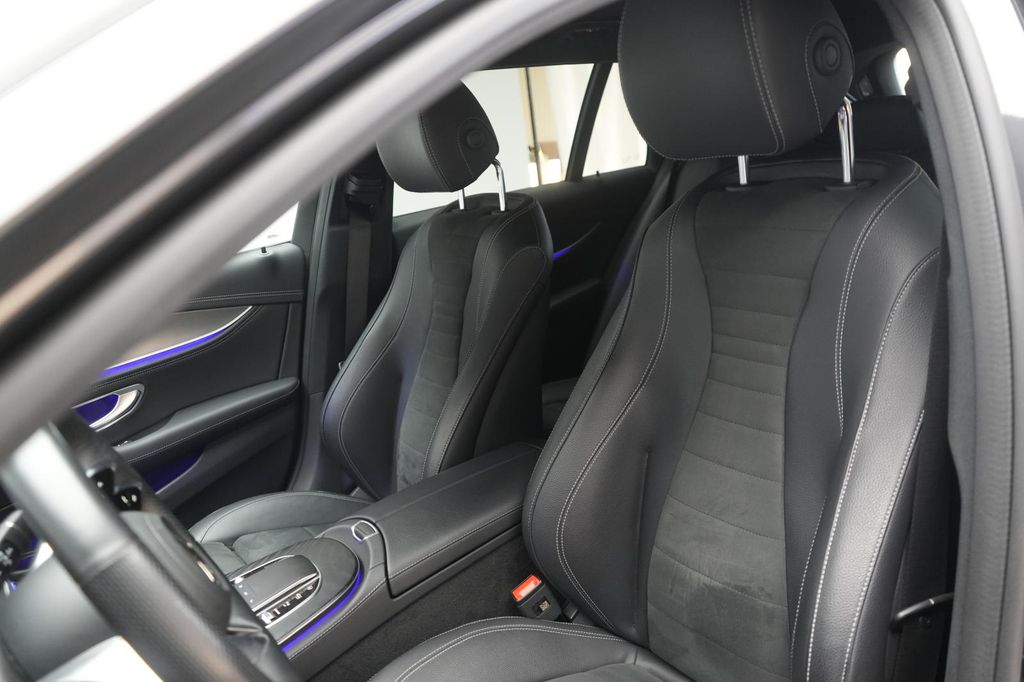 Mercedes-Benz E 300 2023