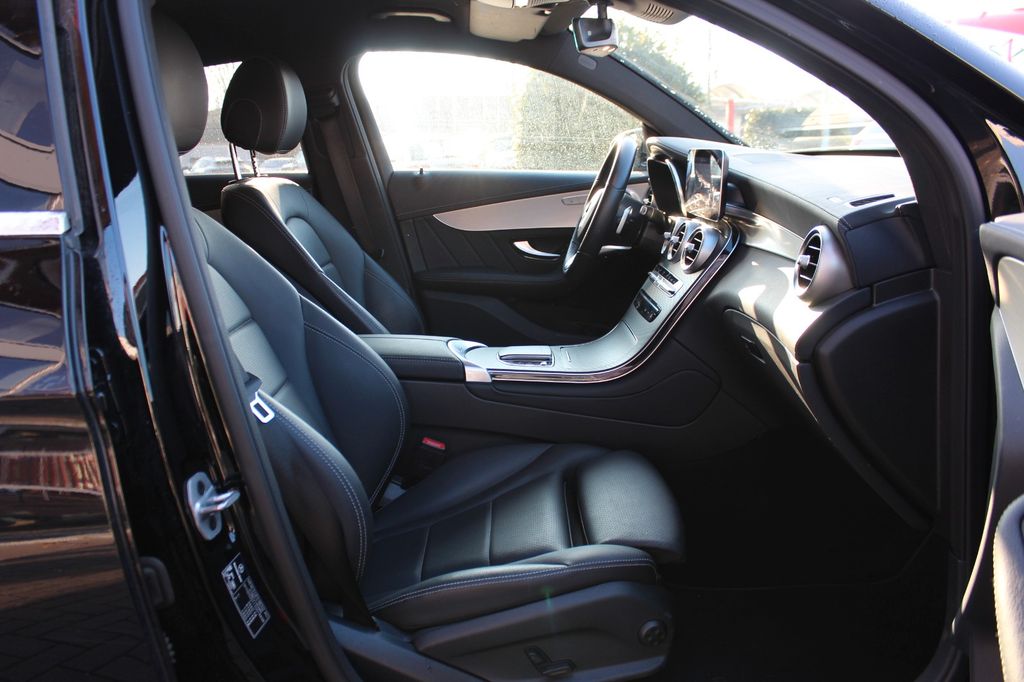 Mercedes-Benz GLC 300 2021