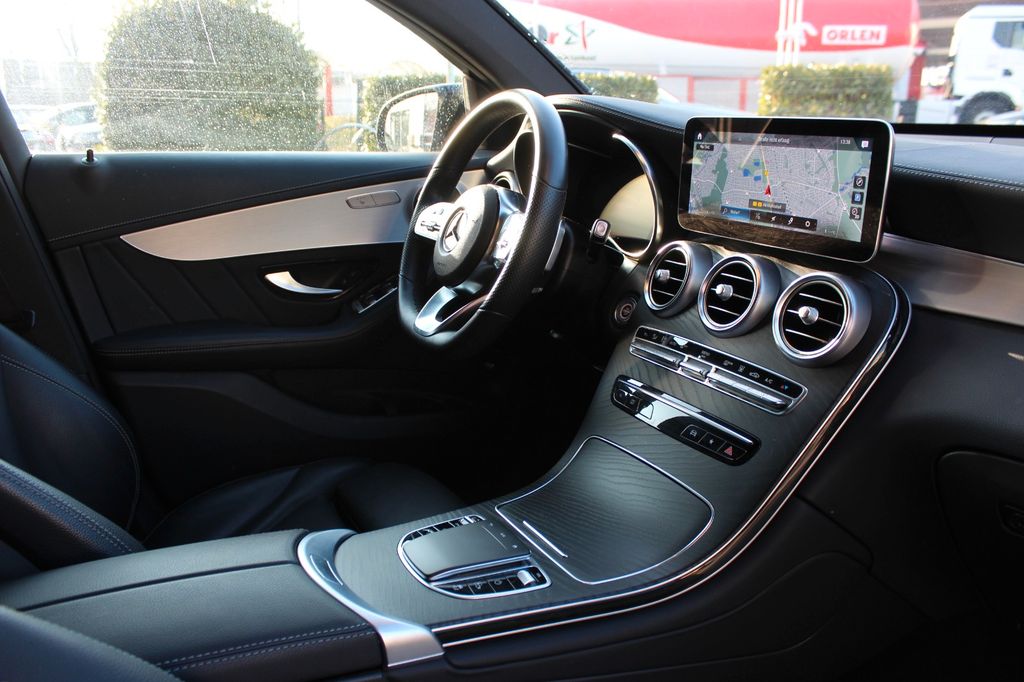 Mercedes-Benz GLC 300 2021