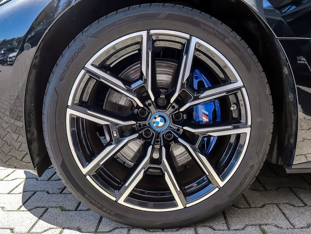 BMW i4 2023