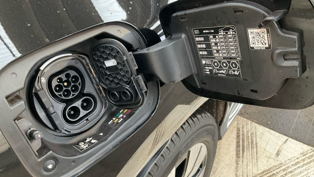 Mercedes-Benz EQC 2021