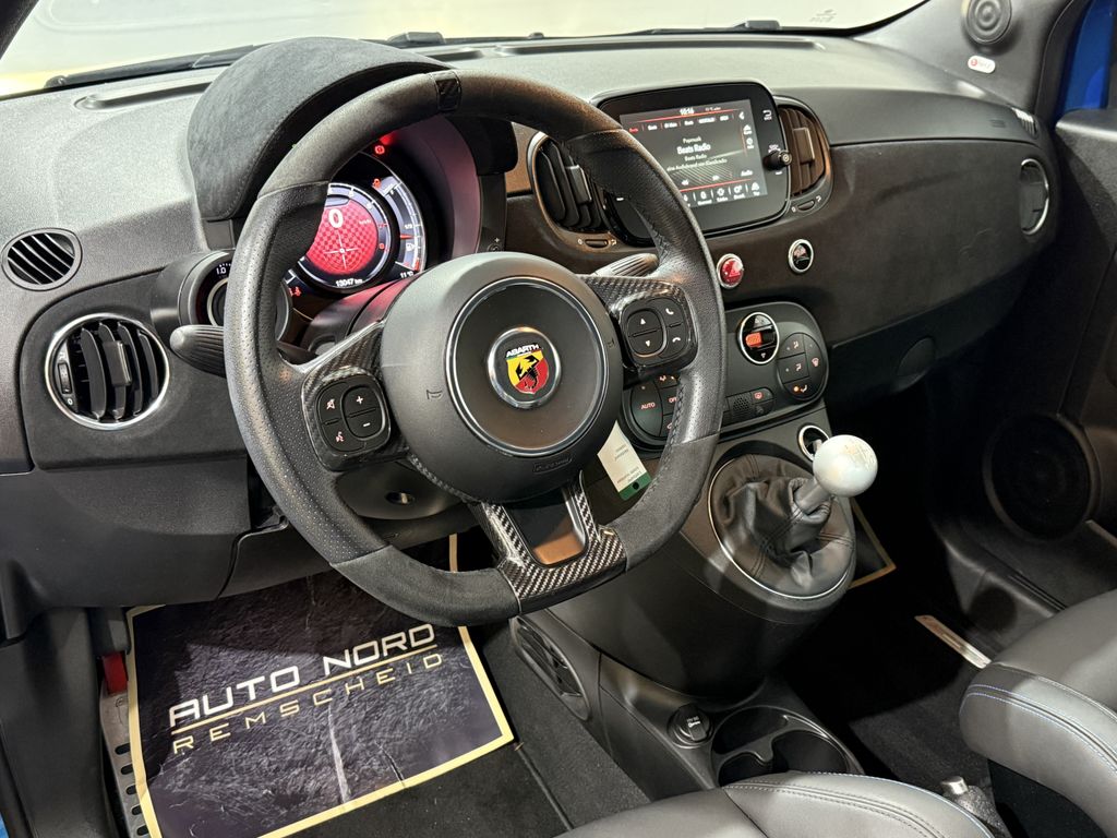 Abarth 695 2023
