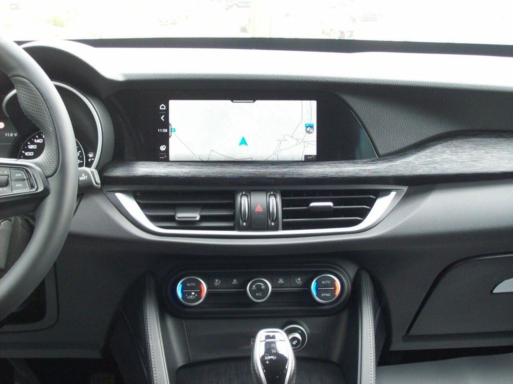 Alfa Romeo Stelvio 2021