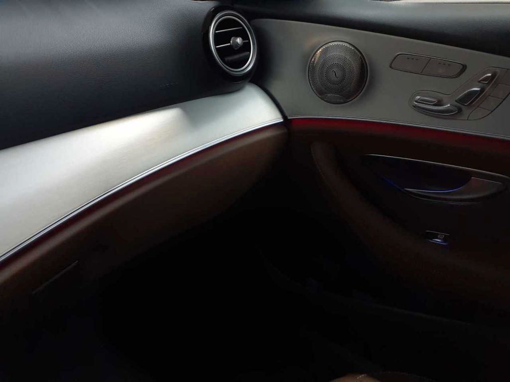 Mercedes-Benz E 300 2021