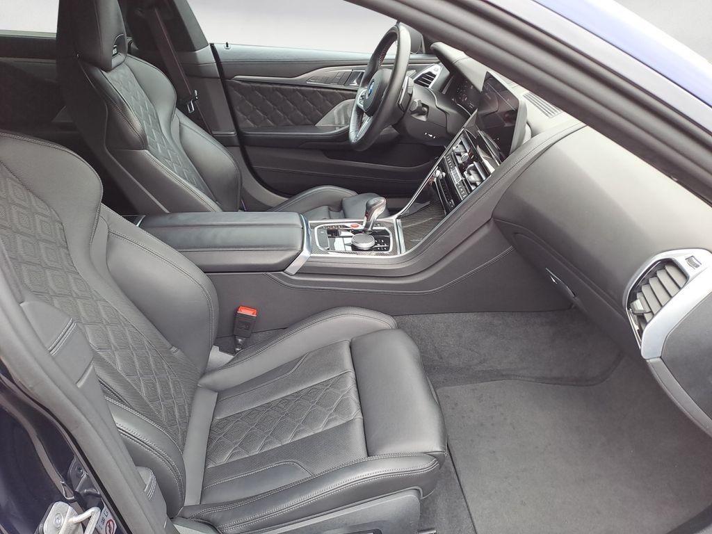 BMW M8 2022