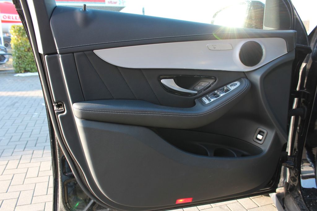 Mercedes-Benz GLC 300 2021