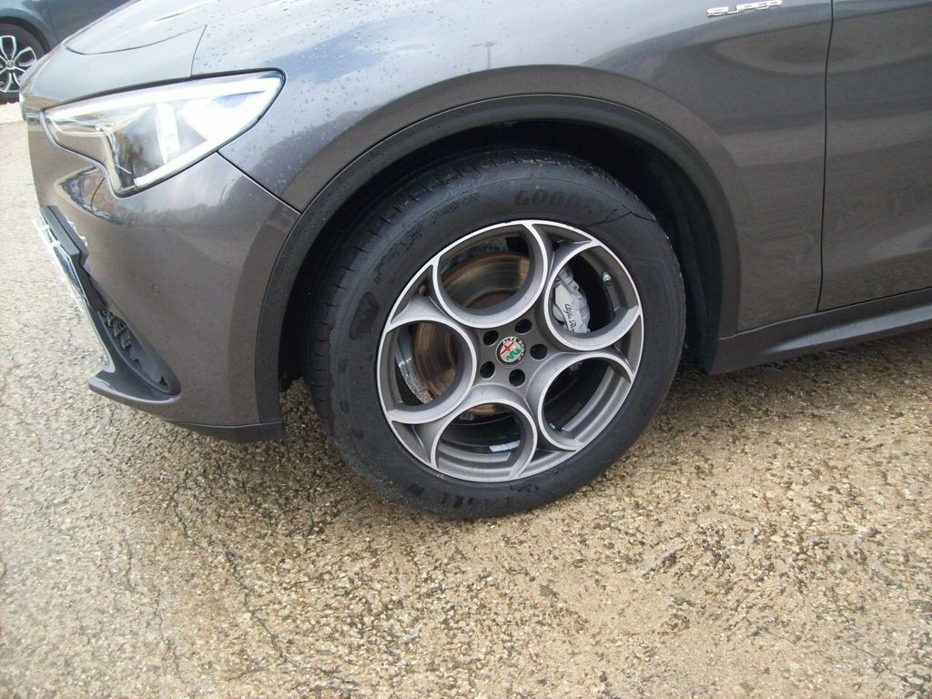 Alfa Romeo Stelvio 2021