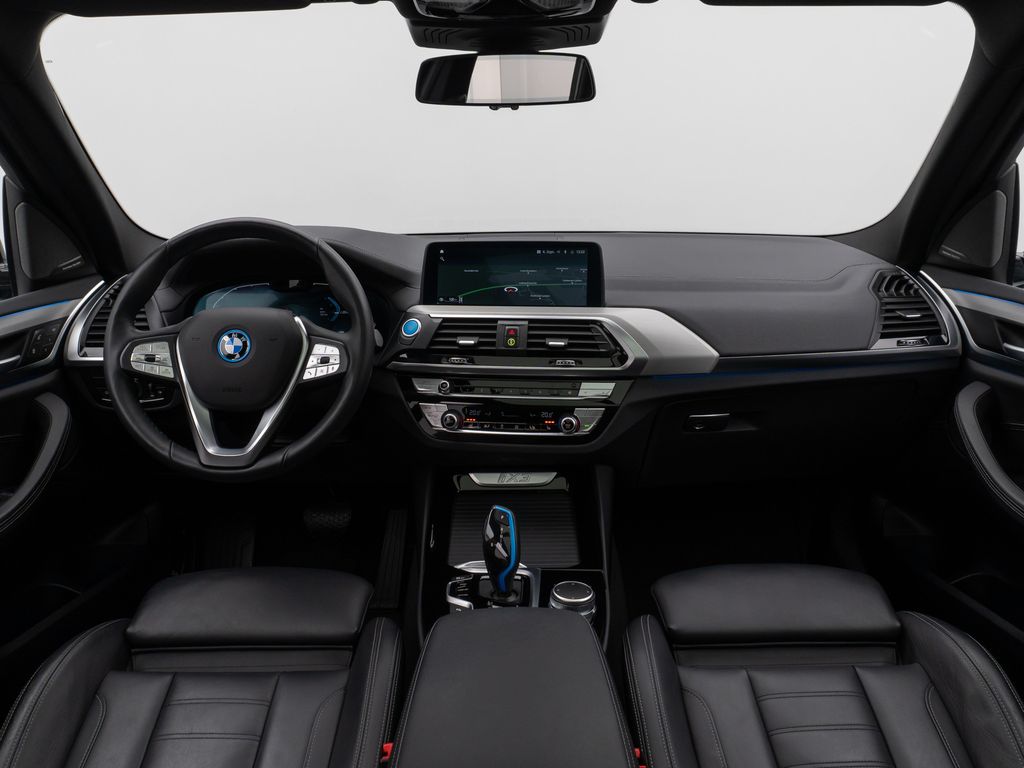 BMW iX3 2021