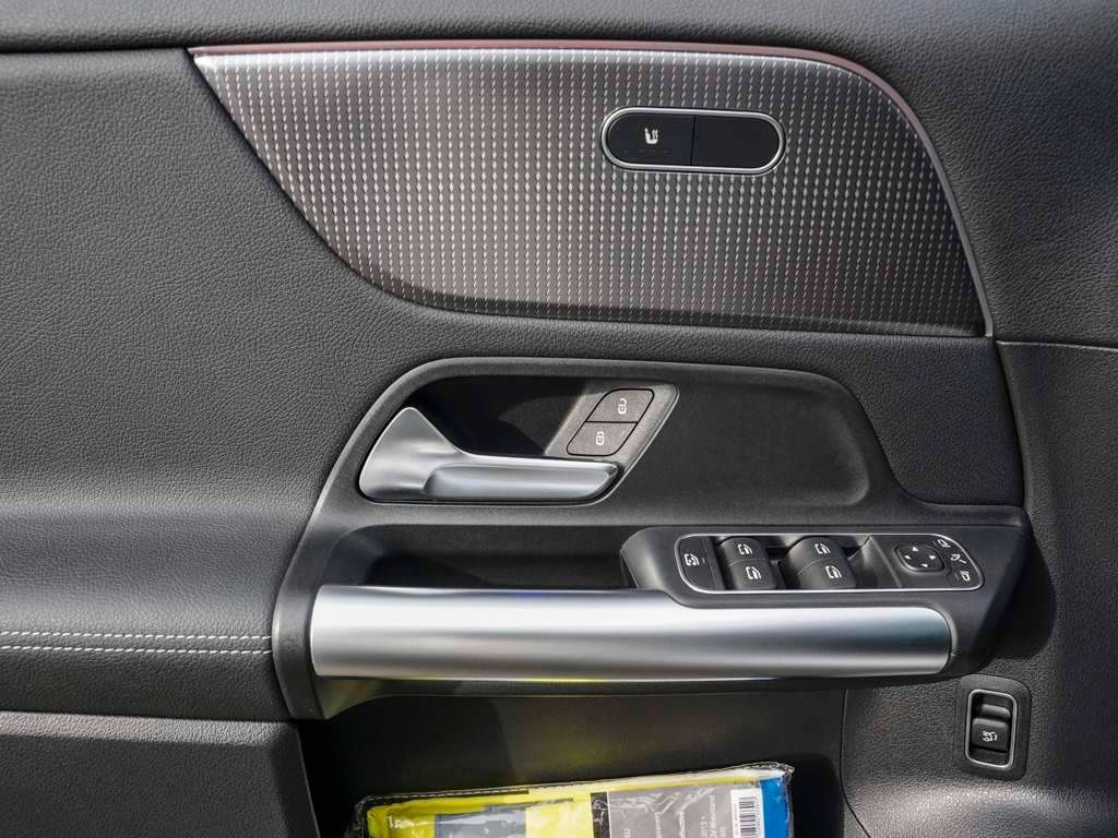 Mercedes-Benz EQA 2023