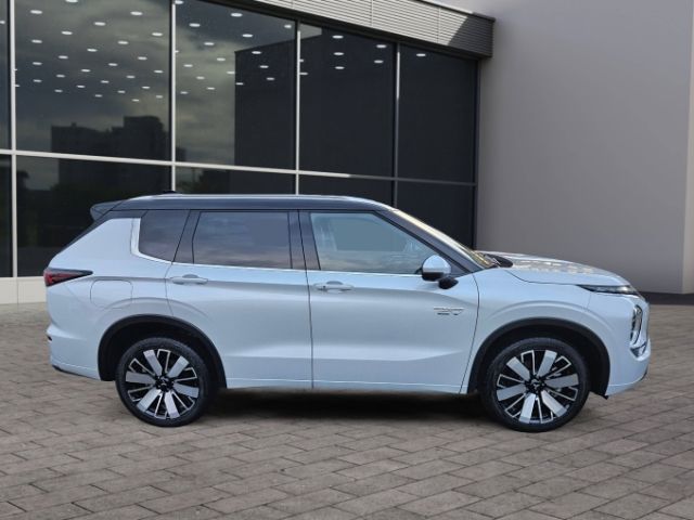 Mitsubishi Plug-in Hybrid Outlander