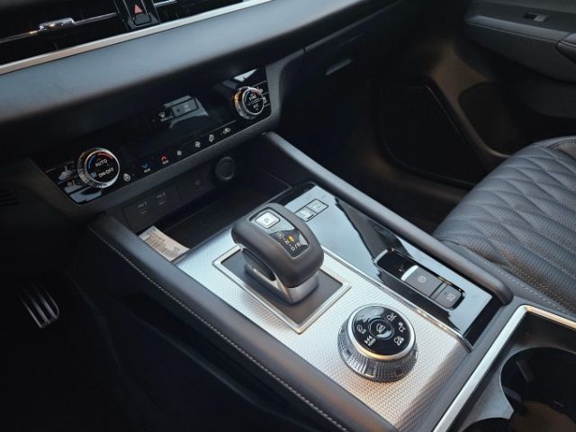 Mitsubishi Plug-in Hybrid Outlander