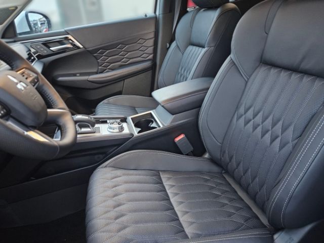 Mitsubishi Plug-in Hybrid Outlander