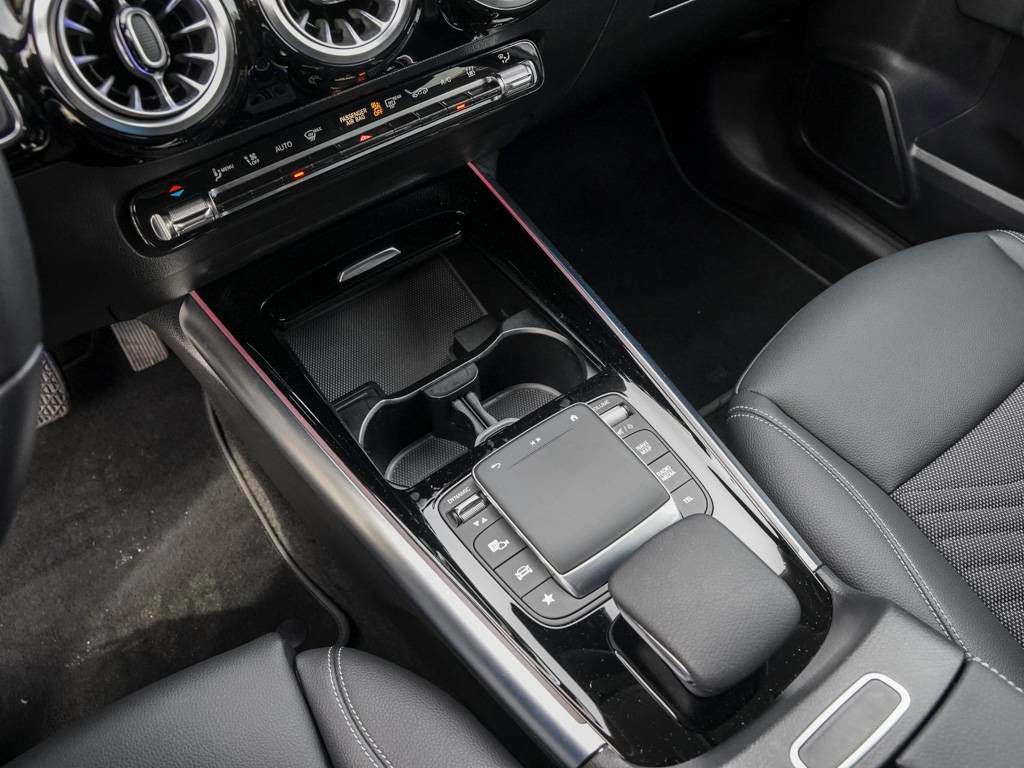 Mercedes-Benz EQA 2023