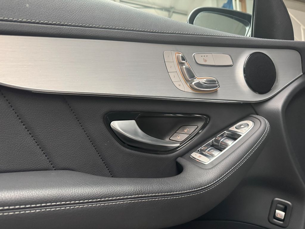 Mercedes-Benz GLC 300 2021