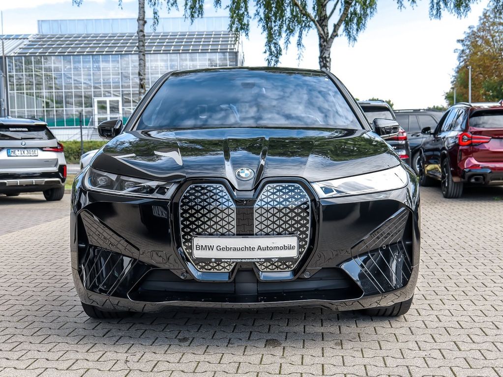 BMW iX 2023