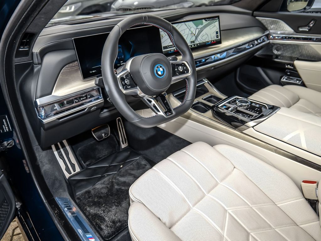 BMW i7 2024