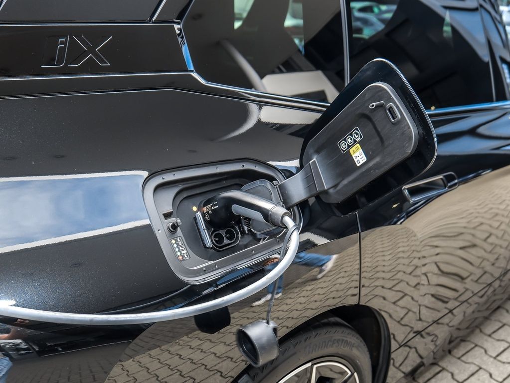 BMW iX 2023