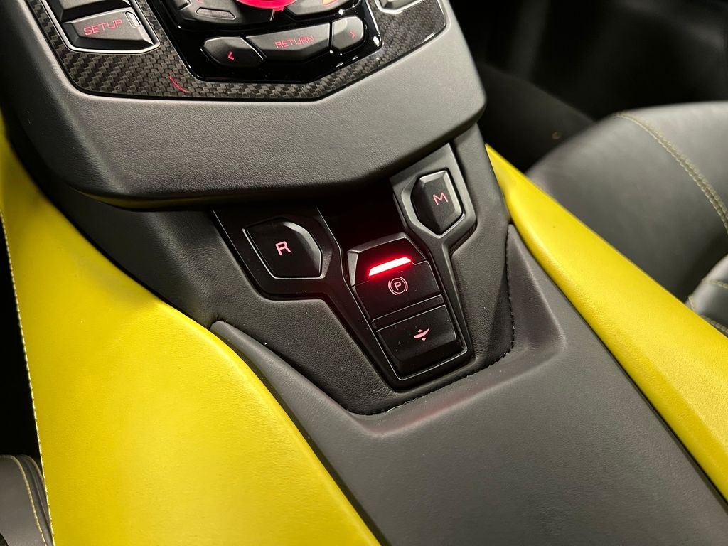 Lamborghini Aventador 2019