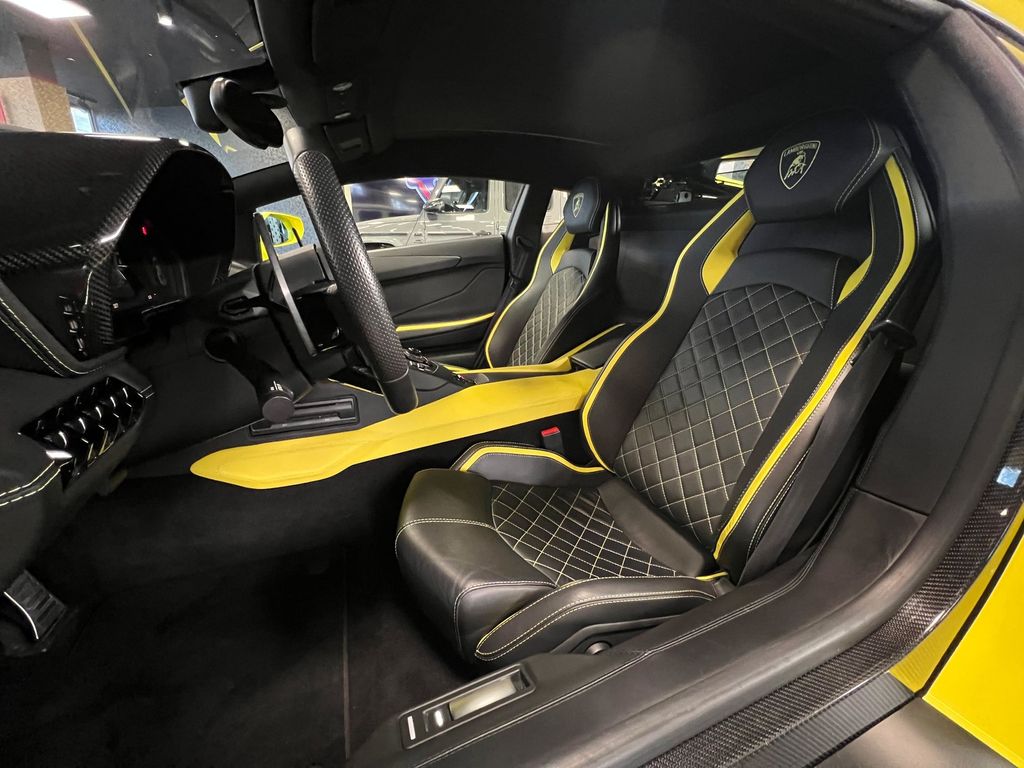 Lamborghini Aventador 2019