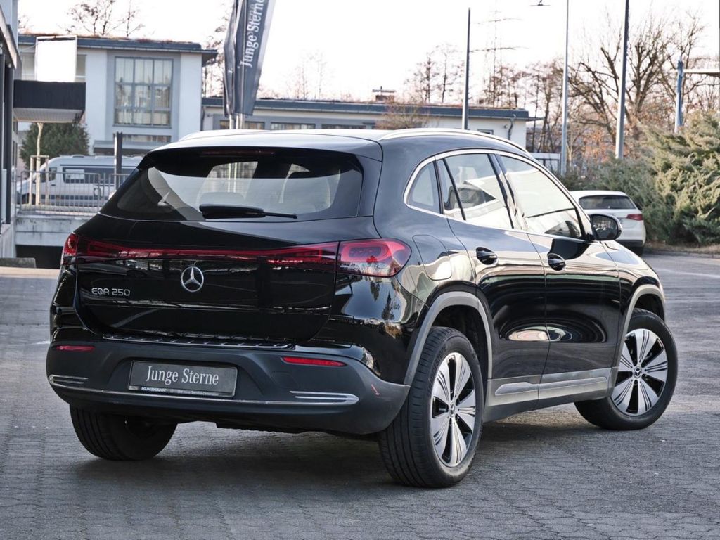 Mercedes-Benz EQA 2021