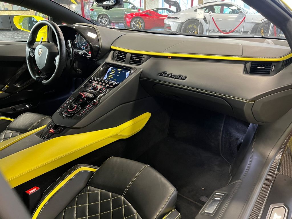 Lamborghini Aventador 2019