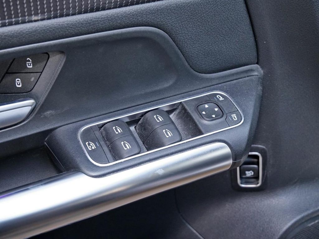 Mercedes-Benz EQA 2021