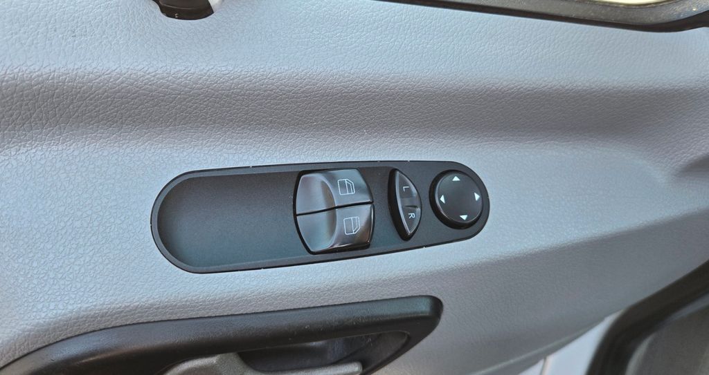 Mercedes-Benz Sprinter 2013