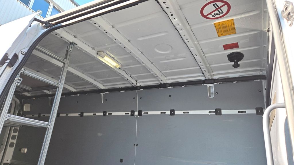 Mercedes-Benz Sprinter 2013