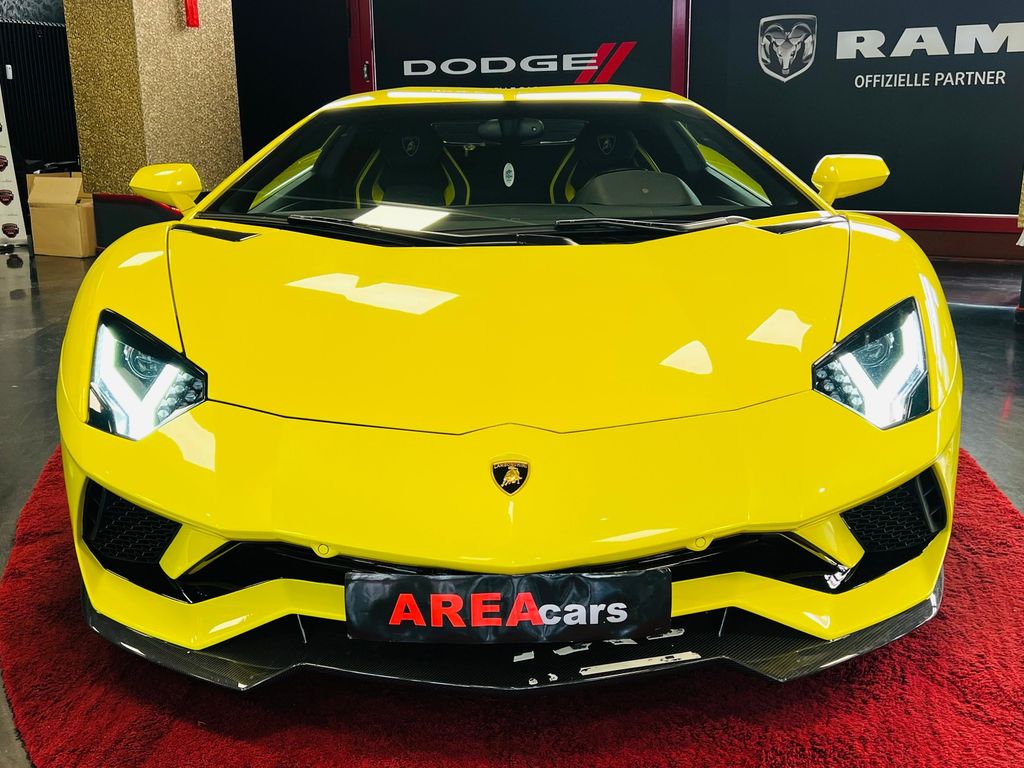 Lamborghini Aventador 2019