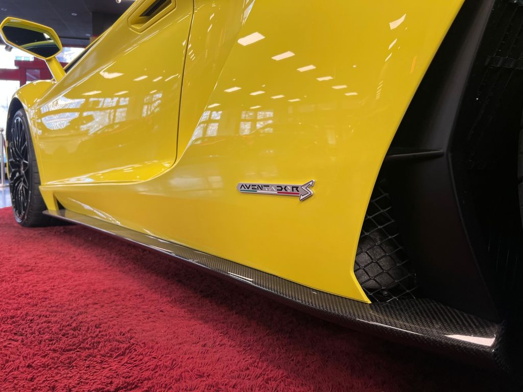 Lamborghini Aventador 2019