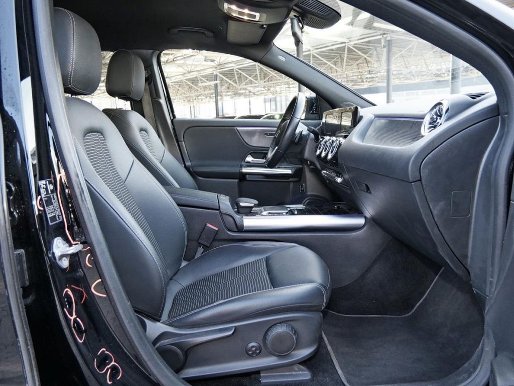 Mercedes-Benz EQA 2021