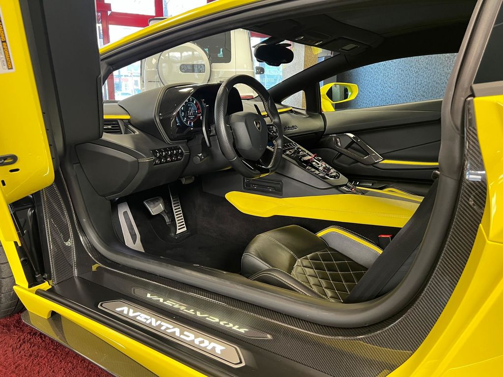 Lamborghini Aventador 2019