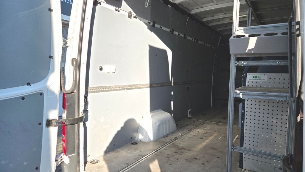 Mercedes-Benz Sprinter 2013