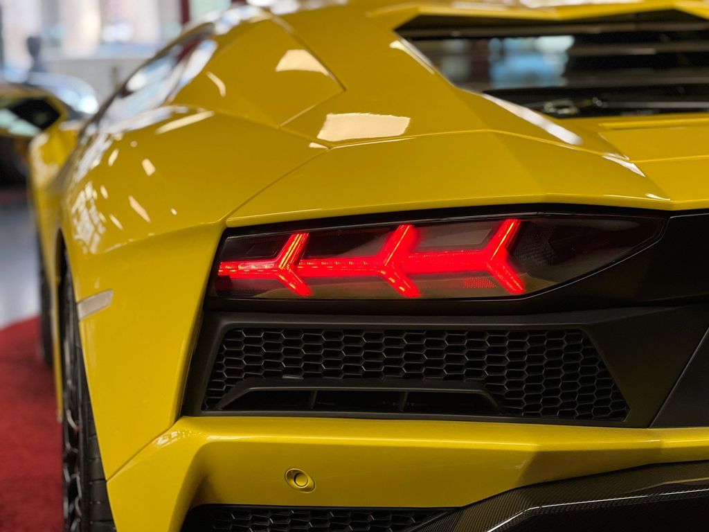 Lamborghini Aventador 2019