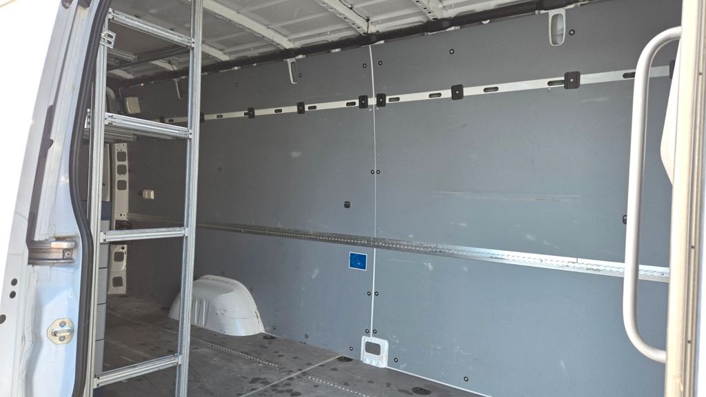 Mercedes-Benz Sprinter 2013