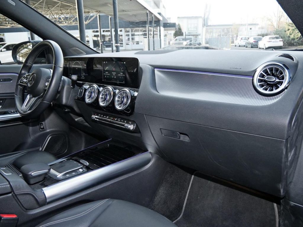 Mercedes-Benz EQA 2021