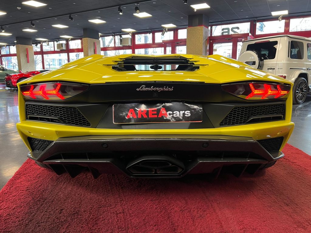 Lamborghini Aventador 2019