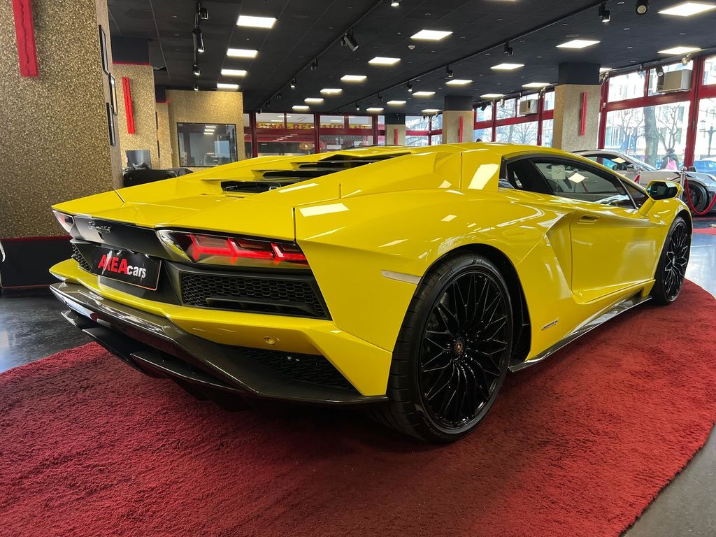 Lamborghini Aventador 2019