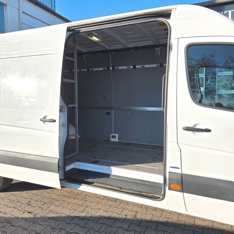 Mercedes-Benz Sprinter 2013